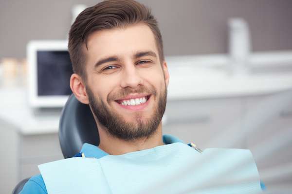 A Cosmetic Dentist Explains Different Treatment Options from Hemet Dental Center: Brian Stiewel DDS, INC. in Hemet, CA