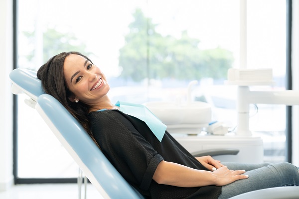 How A Same Day Dentist Commonly Addresses A Loose Tooth
